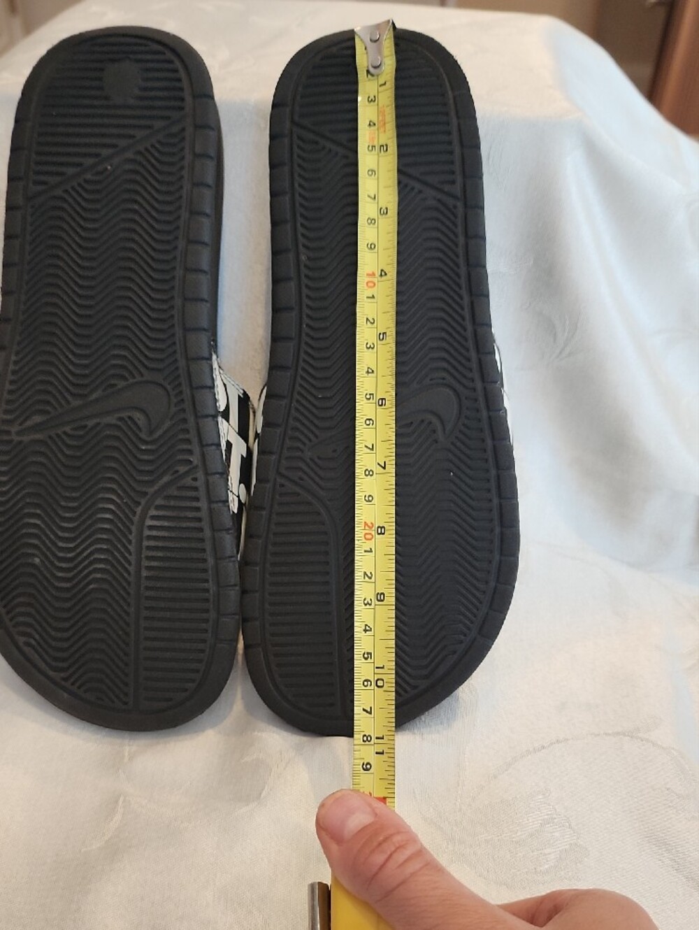Nike Black & White 'Just Do It' Slide Sandals - Fantastic Condition- Size 9 [V1] - Picture 5 of 12